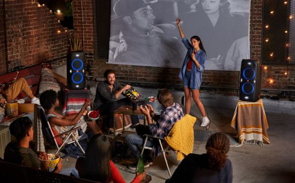 Odlično se razume z zvočniki JBL Partybox. Navsezadnje so njegovi krvni bratje in sestre. kabelski mikrofon jbl bpm100 odlična moč jbl za zvočnike jbl partybox za karaoke kardioidne značilnosti 3m kabel 6,35 mm priključek