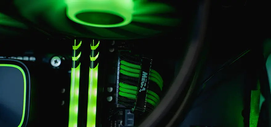 RGB osvetlitev in elegantna oblika